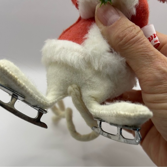 Annalee skating mouse w/muffler. Vintage 1993. Christmas, Winter, Ice Skating. - Picture 4 of 6